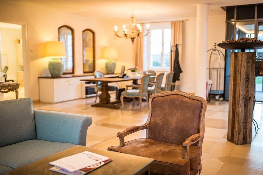 Hotel Schloss Leitheim Экстерьер фото
