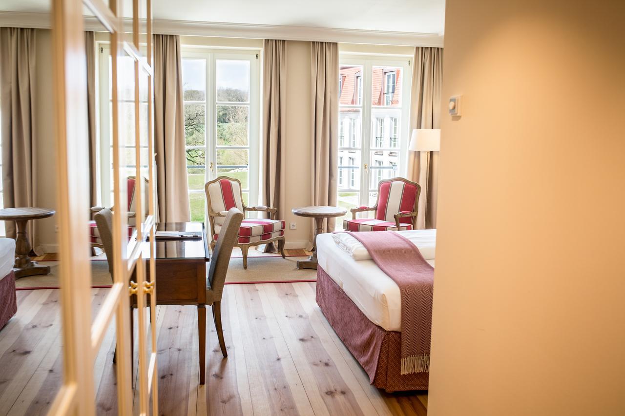 Hotel Schloss Leitheim Экстерьер фото