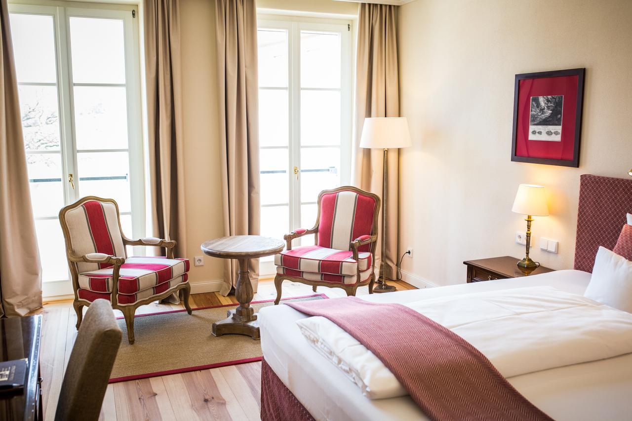 Hotel Schloss Leitheim Экстерьер фото